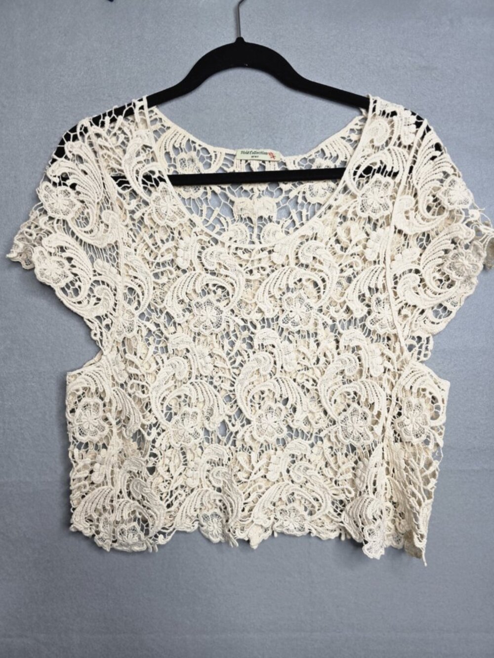 Vivid Collection of NY Crochet Top Cropped  Ivory Short Sleeve Size Med Cotton